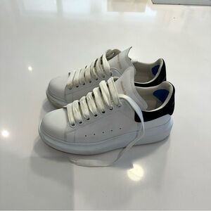 ALEXANDER MCQUEEN
Oversized Leather Sneakers
White, Black size 7